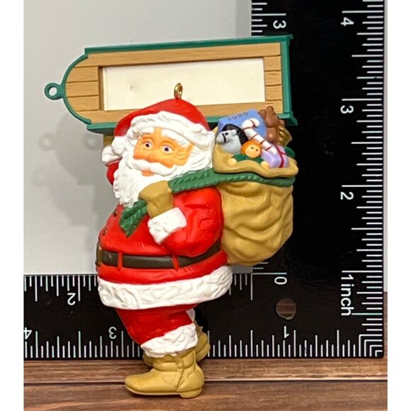 1989 HALLMARK KEEPSAKE ORNAMENT A VISIT FROM SANTA ADD YOUR NAME - Picture 5 of 8